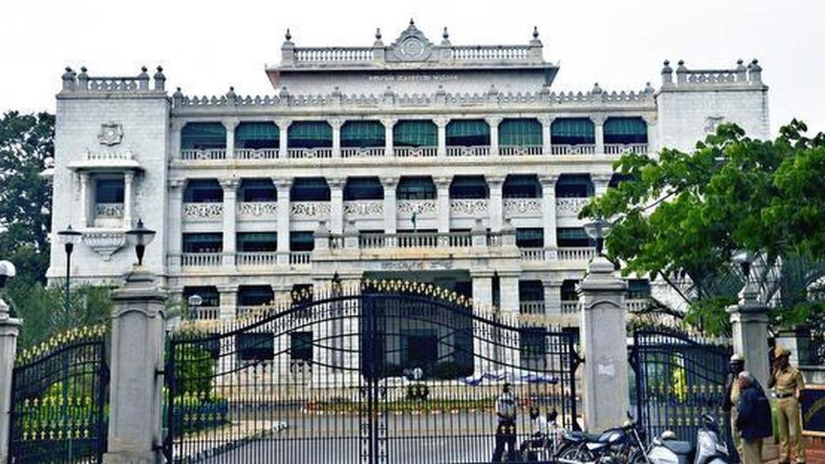 Vidhana Soudha GTJG83B69.4.jpg GyMtCD