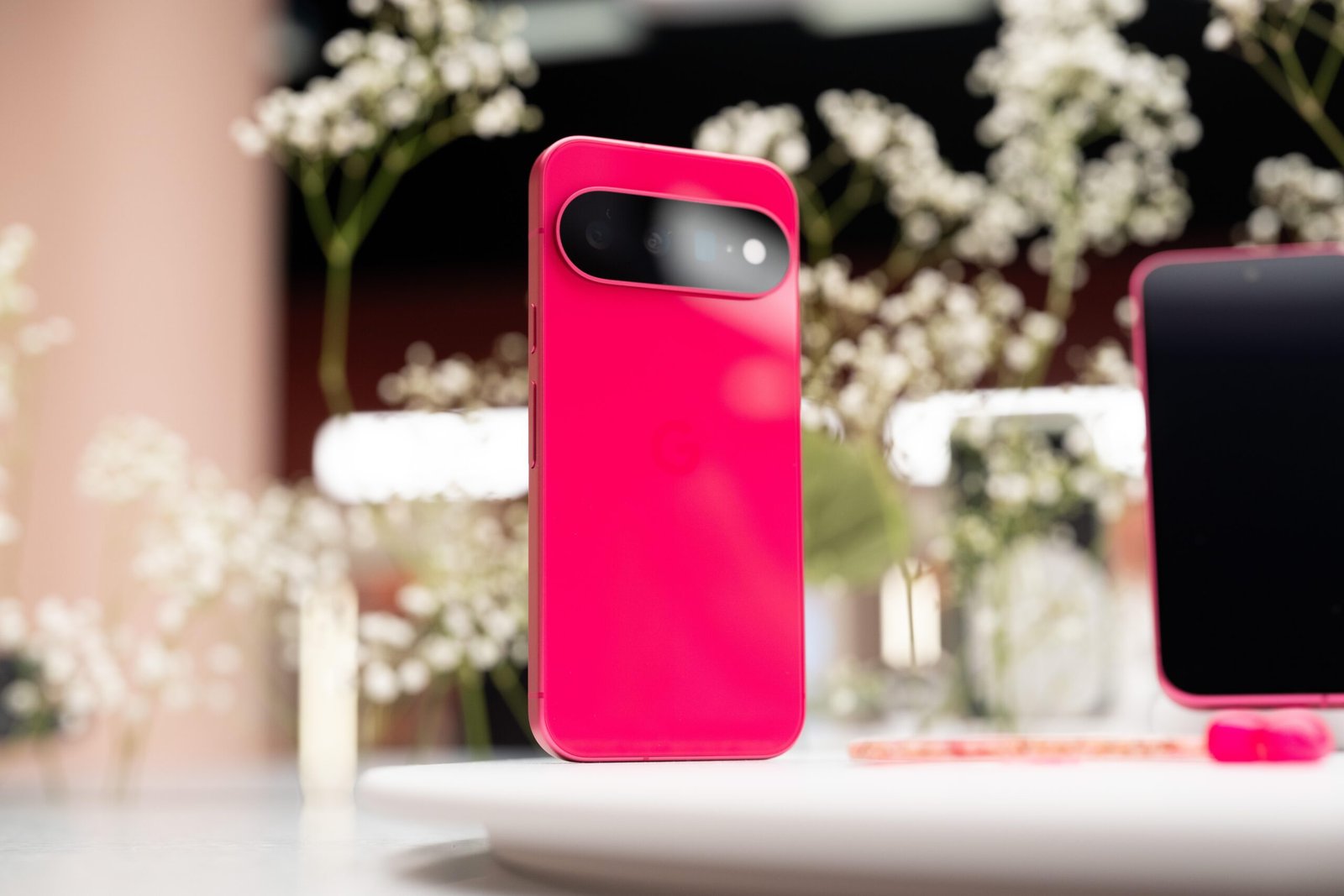 Google Pixel 11 Hot pink P1olNY scaled