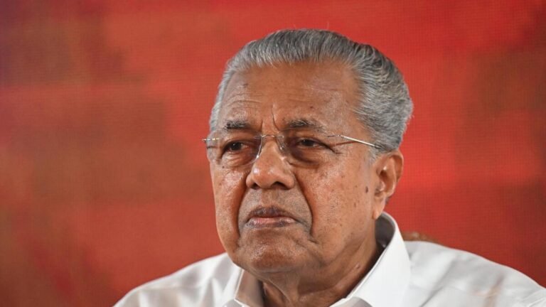 Pinarayi20120 20Thulasi20Kakkat eh8gjp